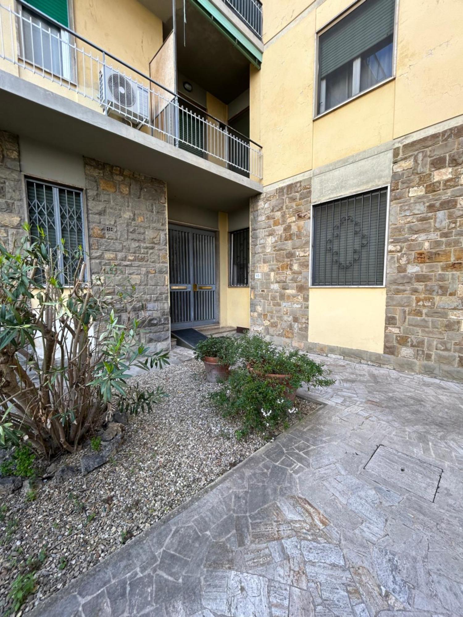 Appartamento Incantevole Con Patio Florenţa Exterior foto