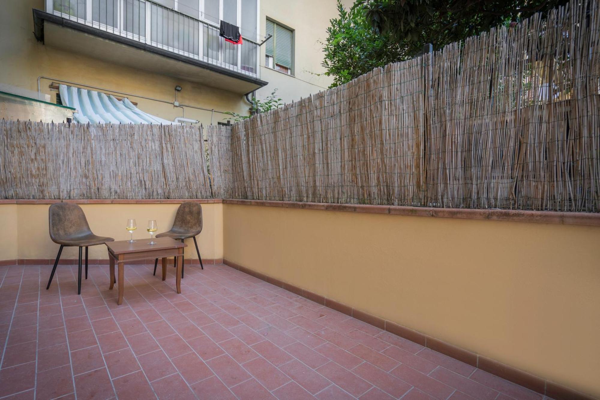 Appartamento Incantevole Con Patio Florenţa Exterior foto